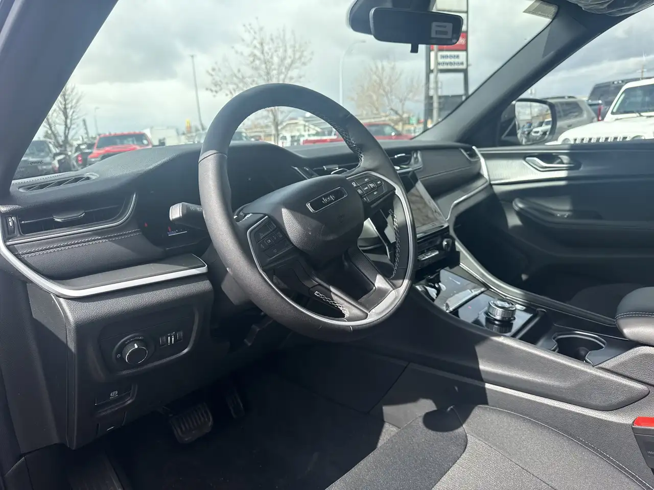 Jeep Grand Cherokee photo Jeep Grand Cherokee