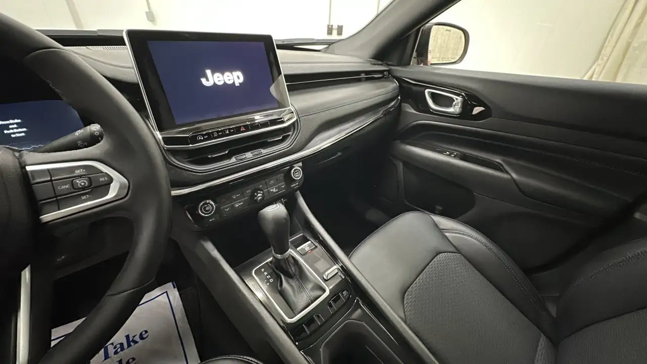 Jeep Compass photo Jeep Compass