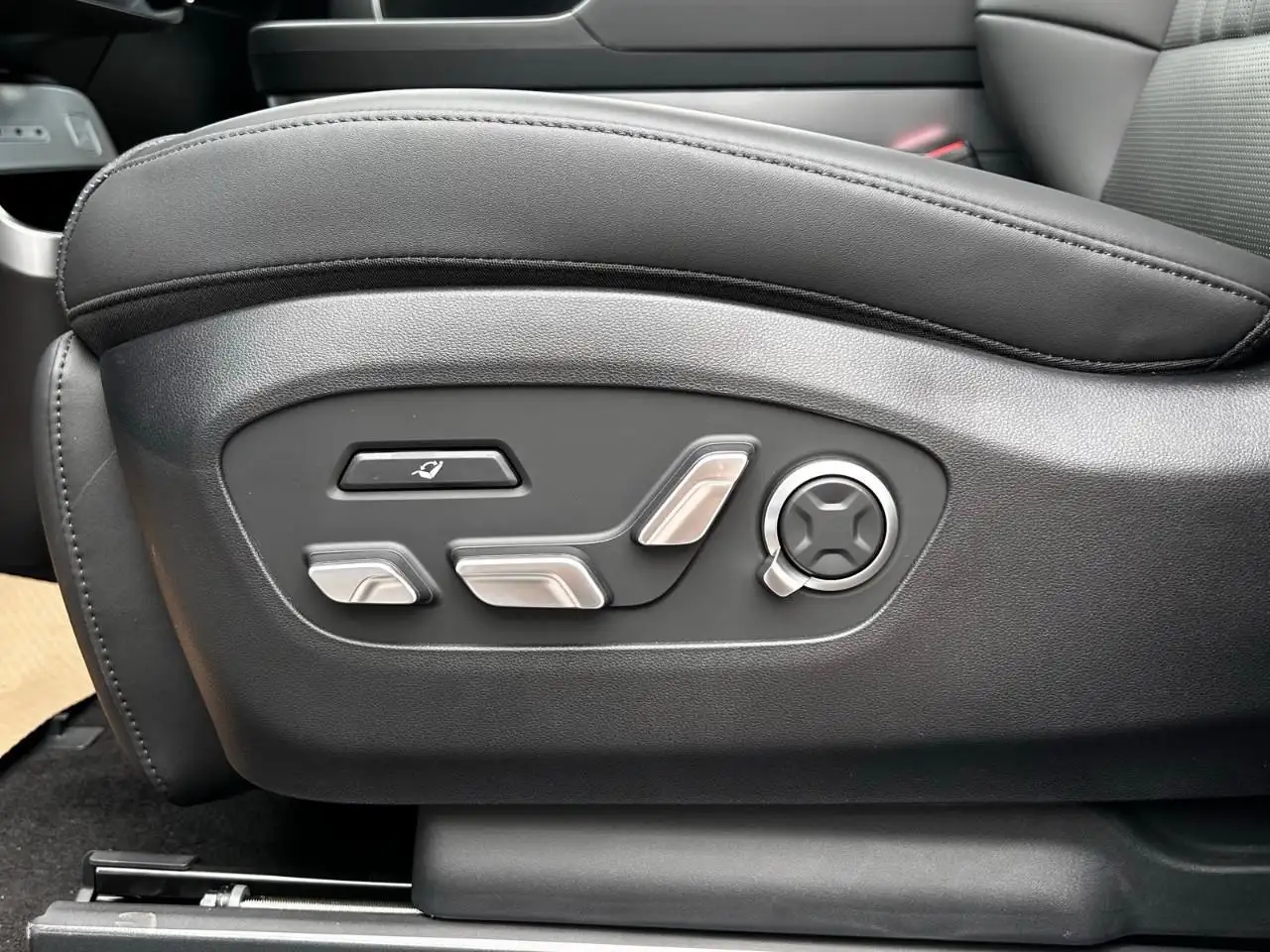 Hyundai IONIQ 9 снимка Hyundai IONIQ 9