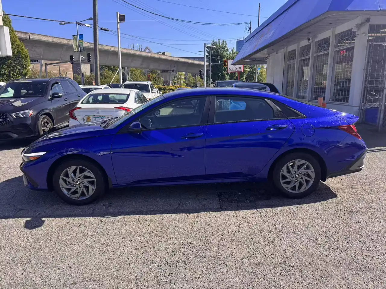 Hyundai ELANTRA снимка Hyundai ELANTRA