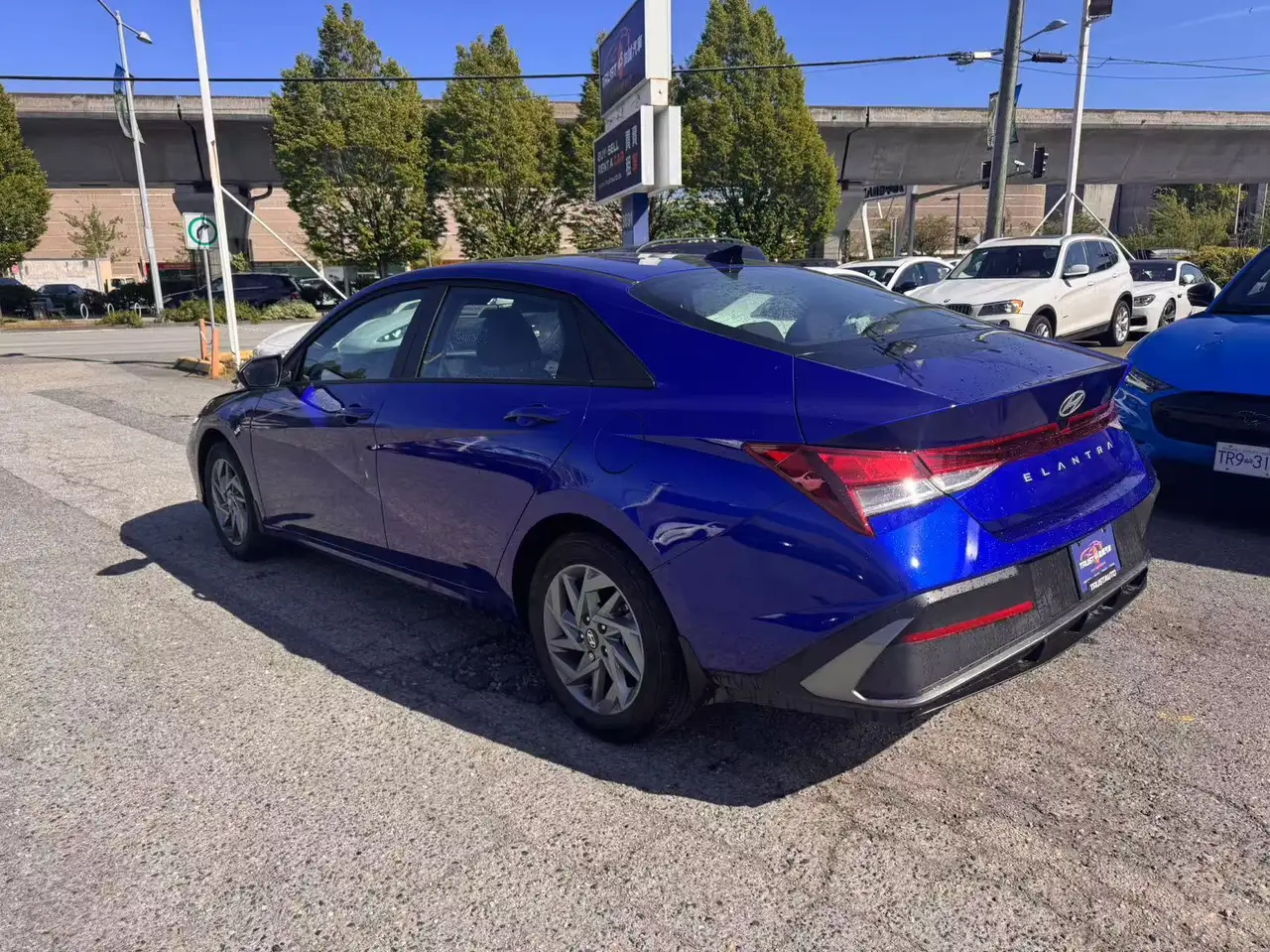 Hyundai ELANTRA снимка Hyundai ELANTRA