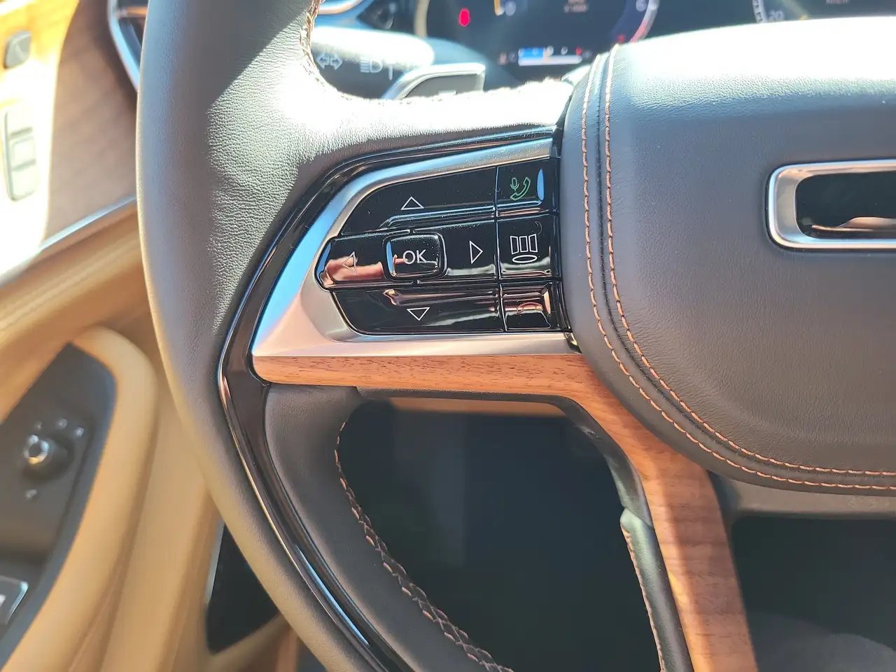 Jeep Grand Cherokee photo Jeep Grand Cherokee
