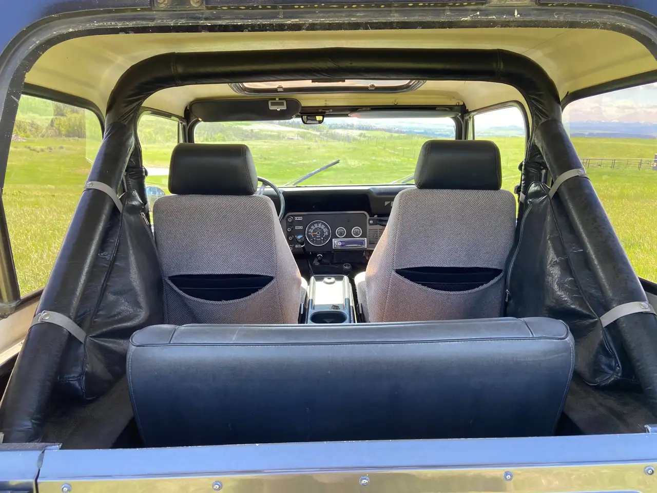 Jeep CJ снимка Jeep CJ