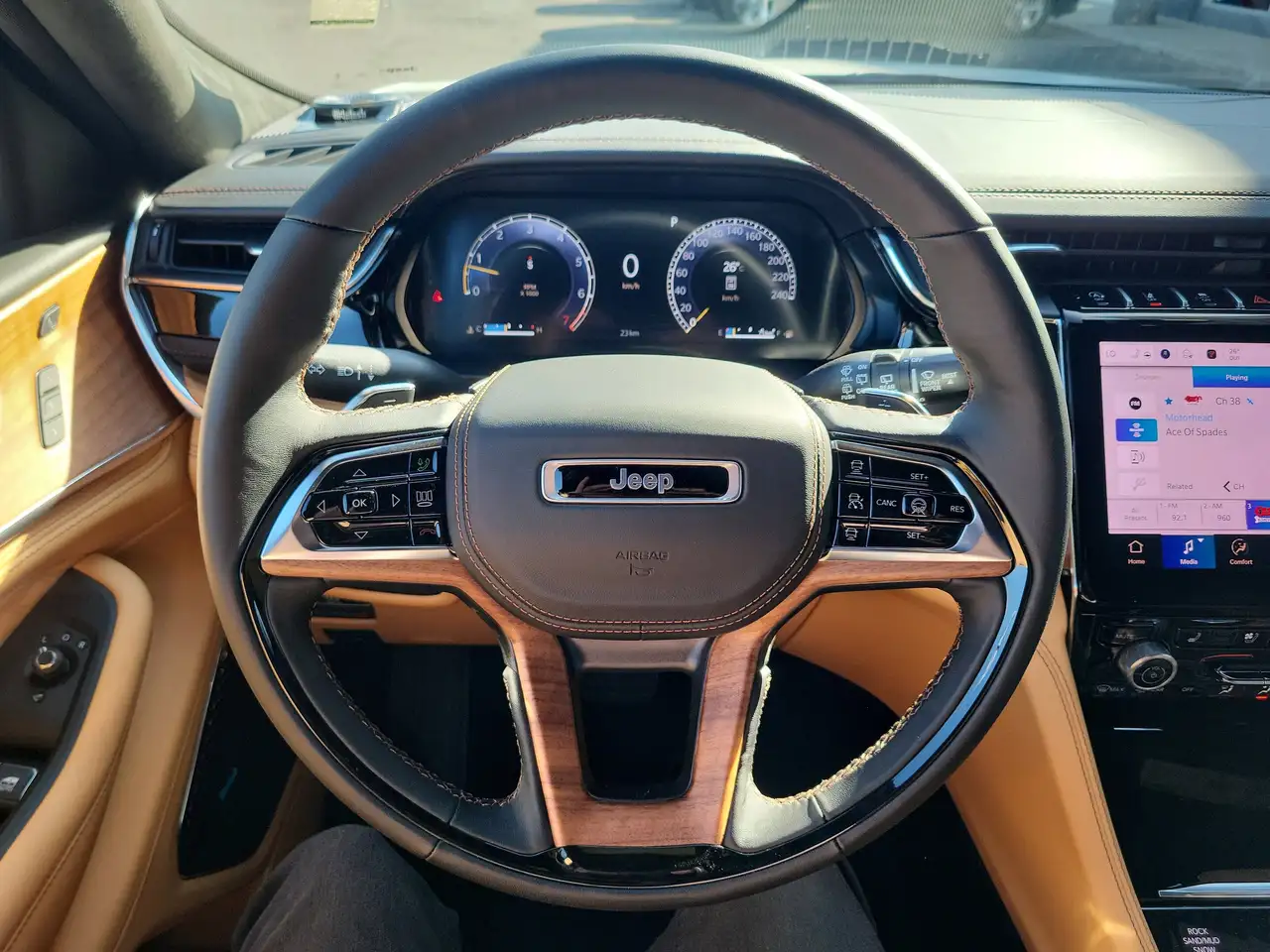 Jeep Grand Cherokee photo Jeep Grand Cherokee