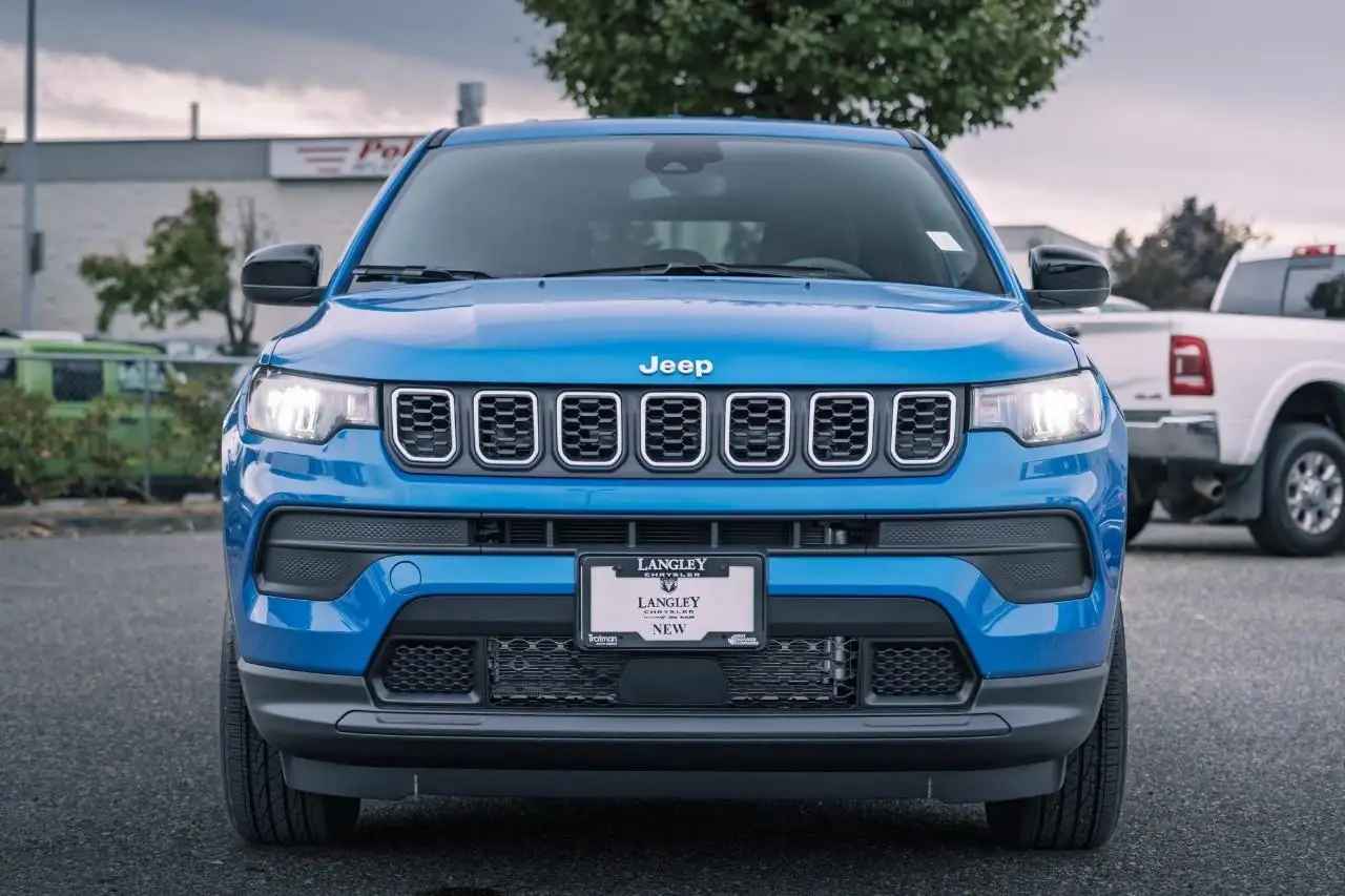 Jeep Compass photo Jeep Compass