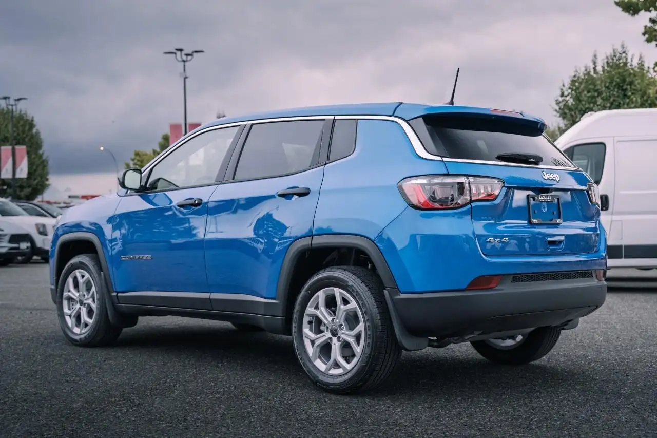 Jeep Compass photo Jeep Compass
