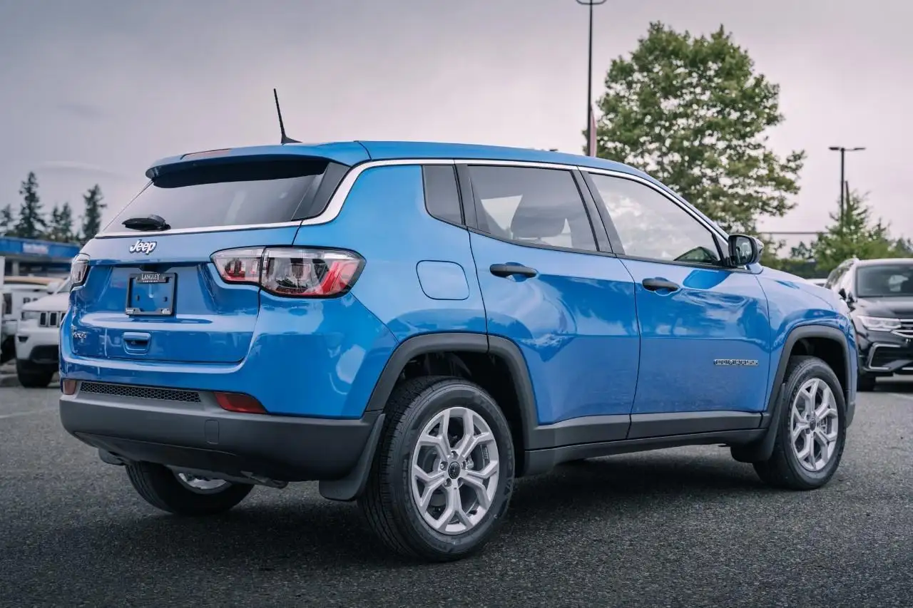 Jeep Compass photo Jeep Compass