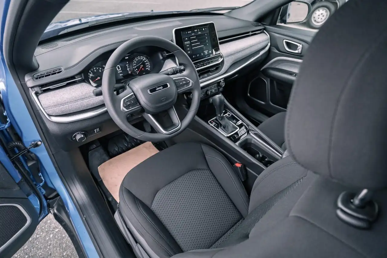 Jeep Compass photo Jeep Compass