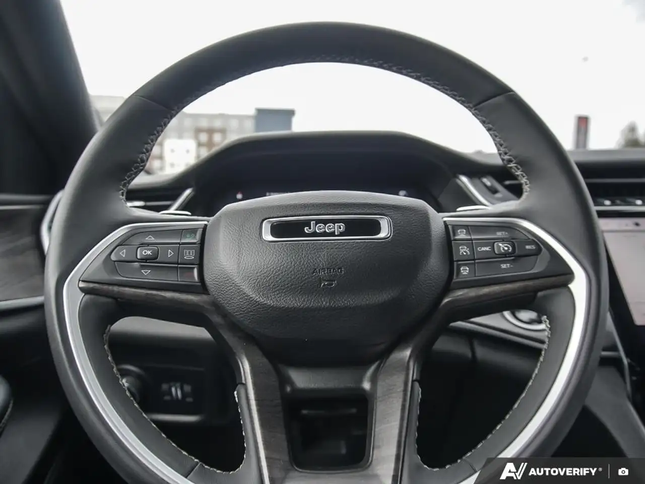 Jeep Grand Cherokee снимка Jeep Grand Cherokee
