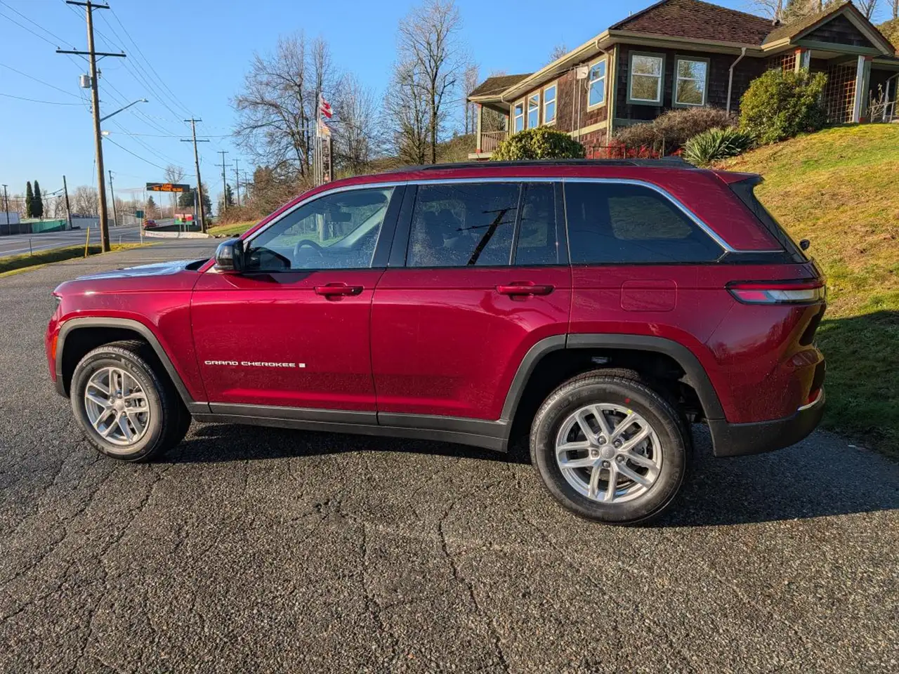 Jeep Grand Cherokee снимка Jeep Grand Cherokee