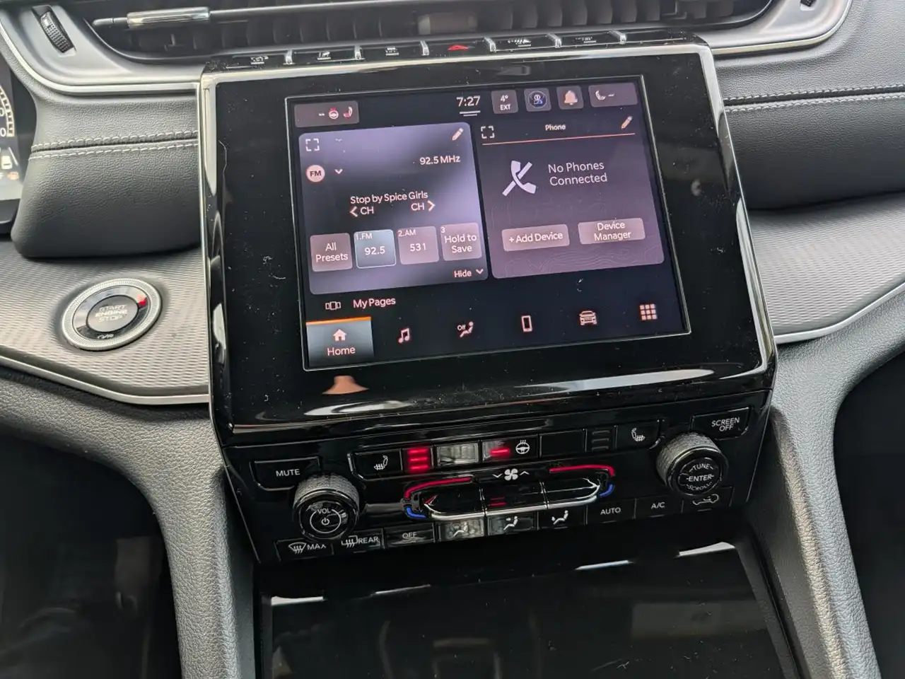 Jeep Grand Cherokee снимка Jeep Grand Cherokee