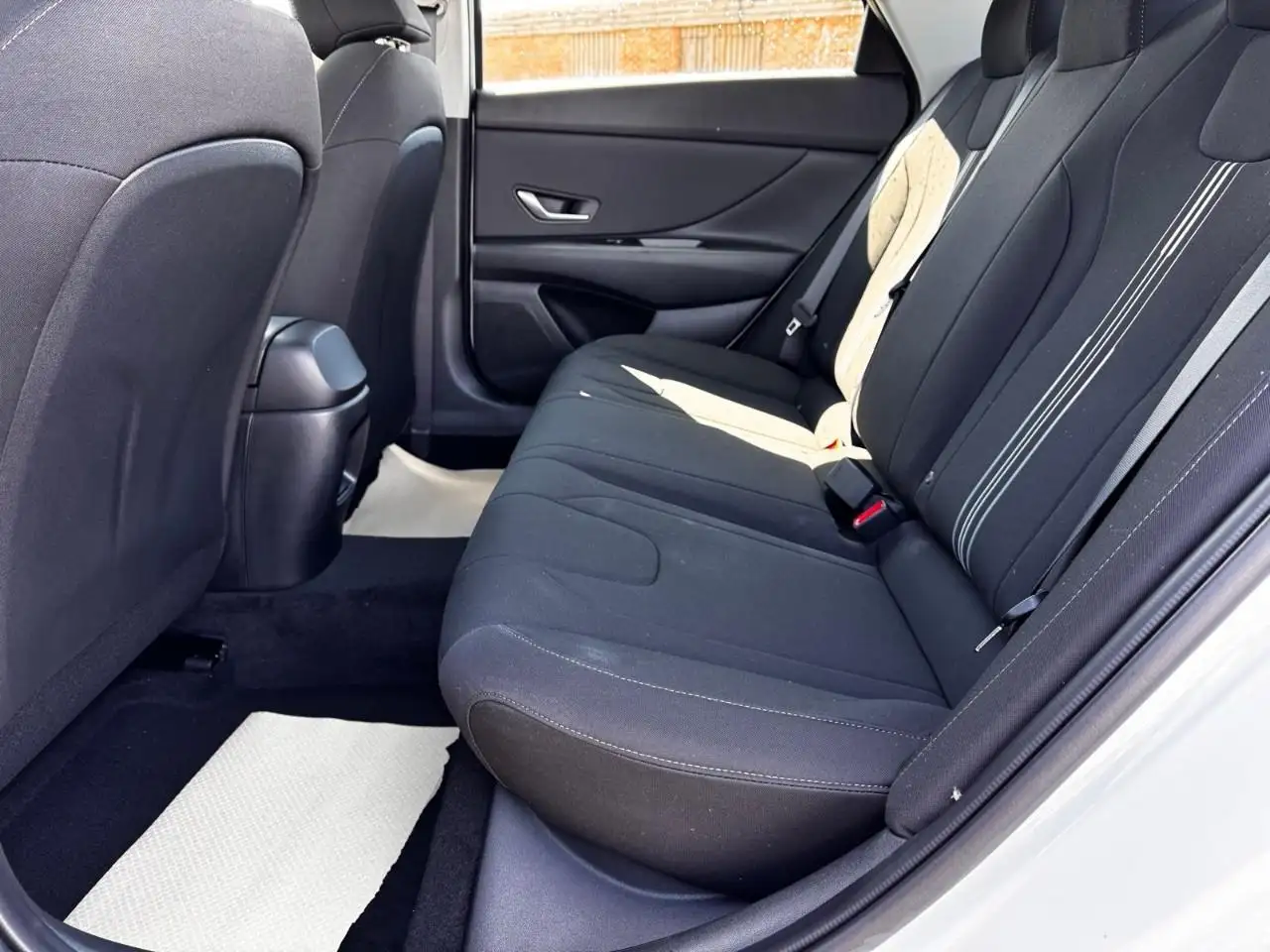 Hyundai ELANTRA photo Hyundai ELANTRA