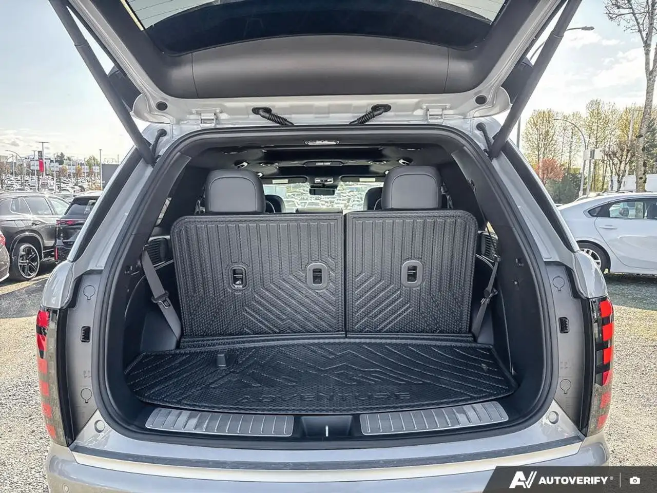 Hyundai PALISADE Hybrid снимка Hyundai PALISADE Hybrid