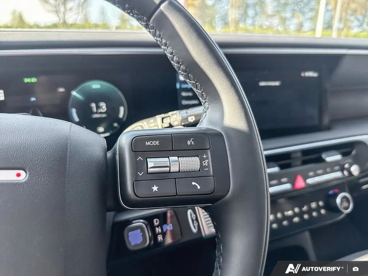 Hyundai PALISADE Hybrid снимка Hyundai PALISADE Hybrid