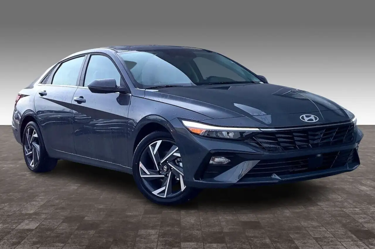 Hyundai ELANTRA снимка Hyundai ELANTRA
