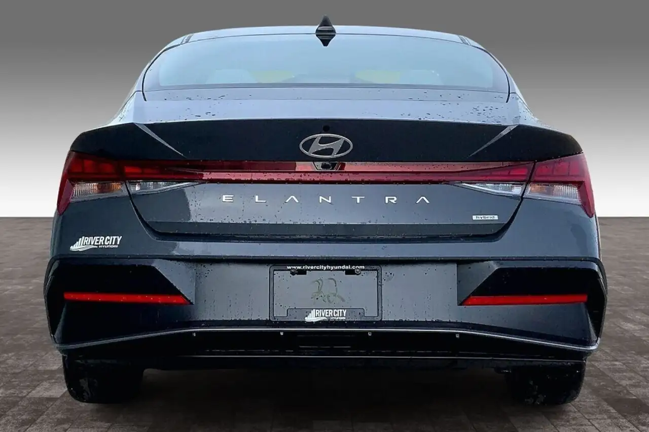 Hyundai ELANTRA снимка Hyundai ELANTRA