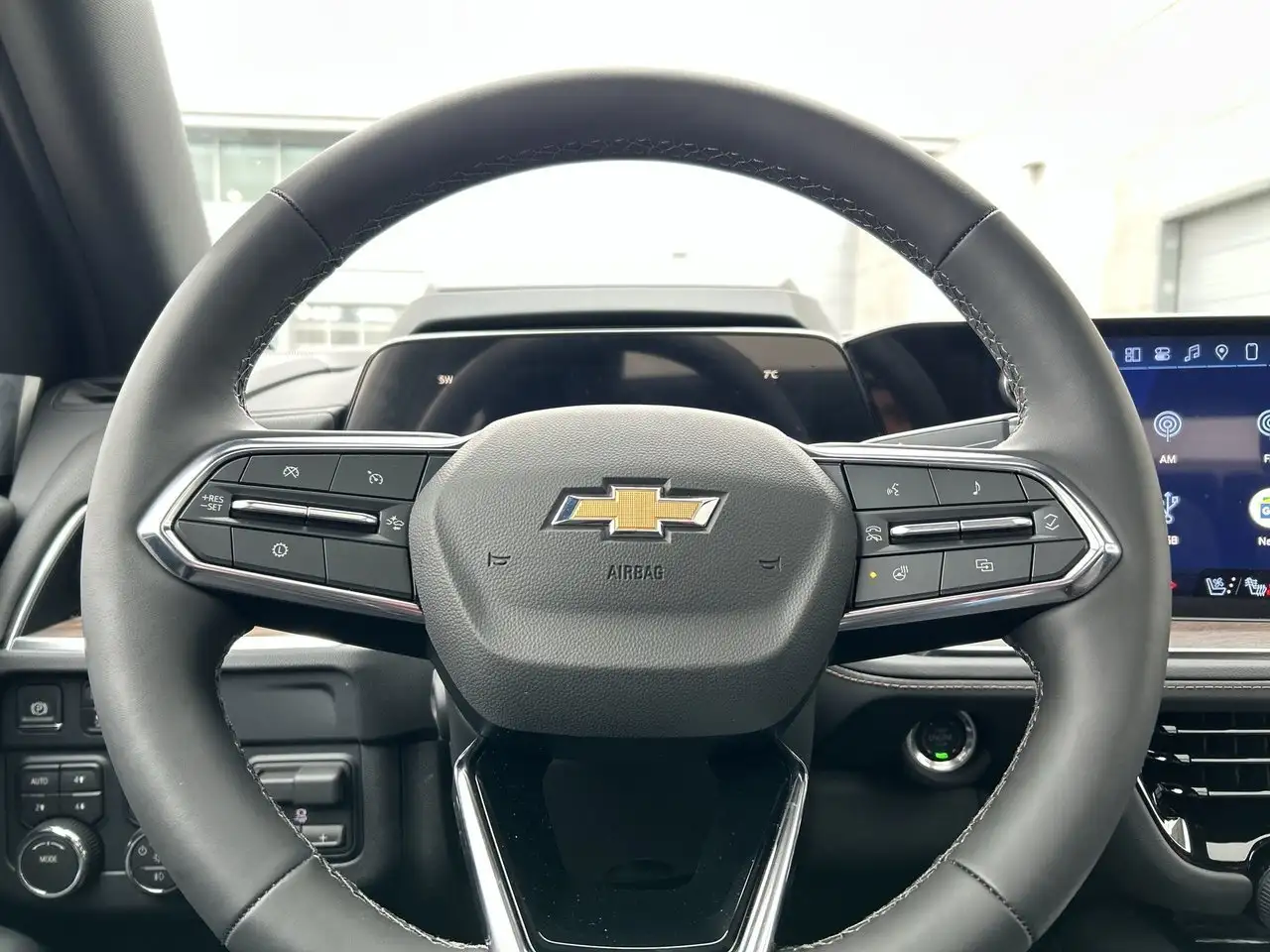 Chevrolet Tahoe снимка Chevrolet Tahoe