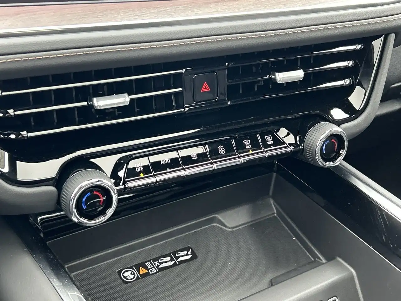 Chevrolet Tahoe снимка Chevrolet Tahoe