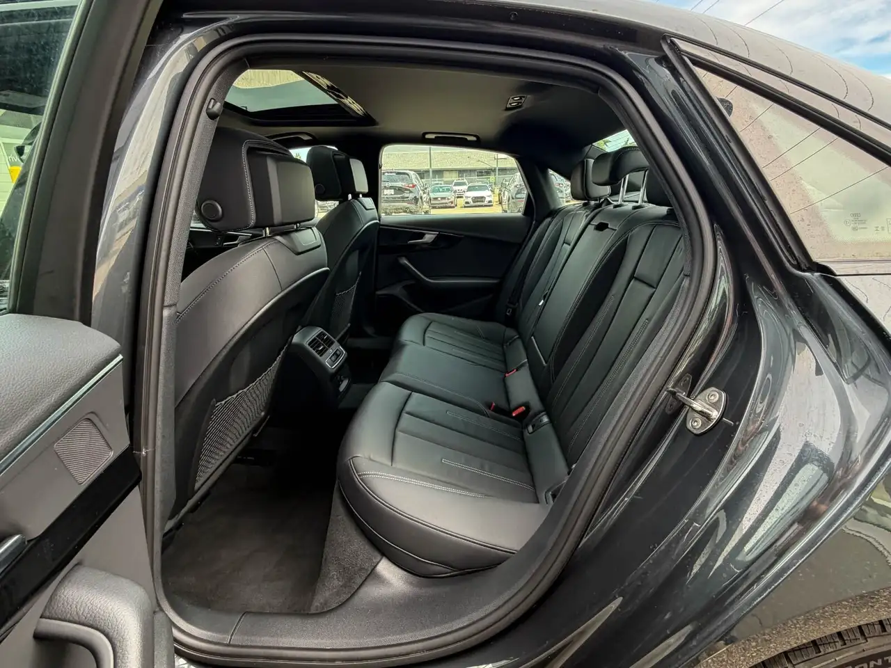 Audi A4 photo Audi A4