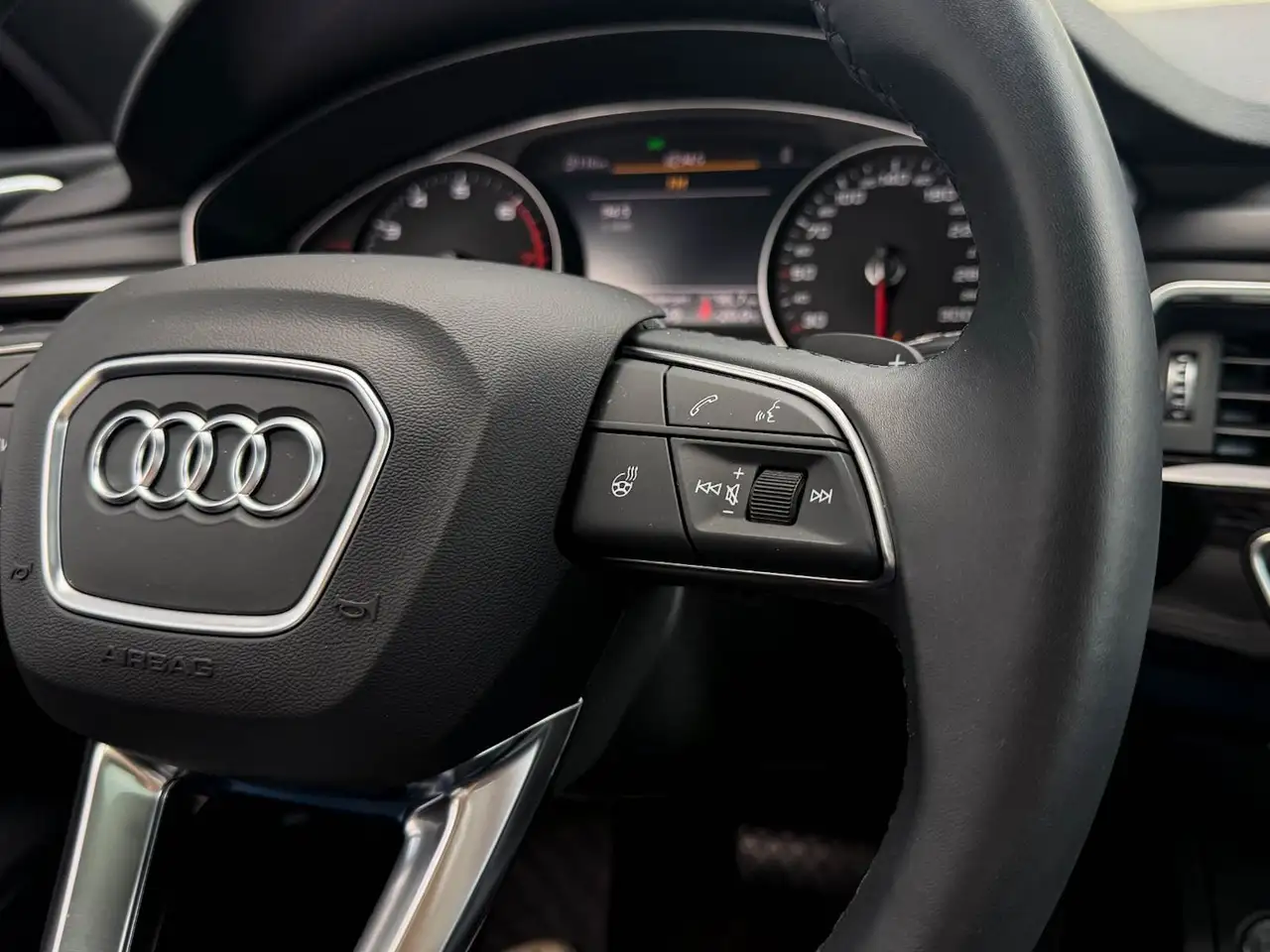 Audi A4 photo Audi A4