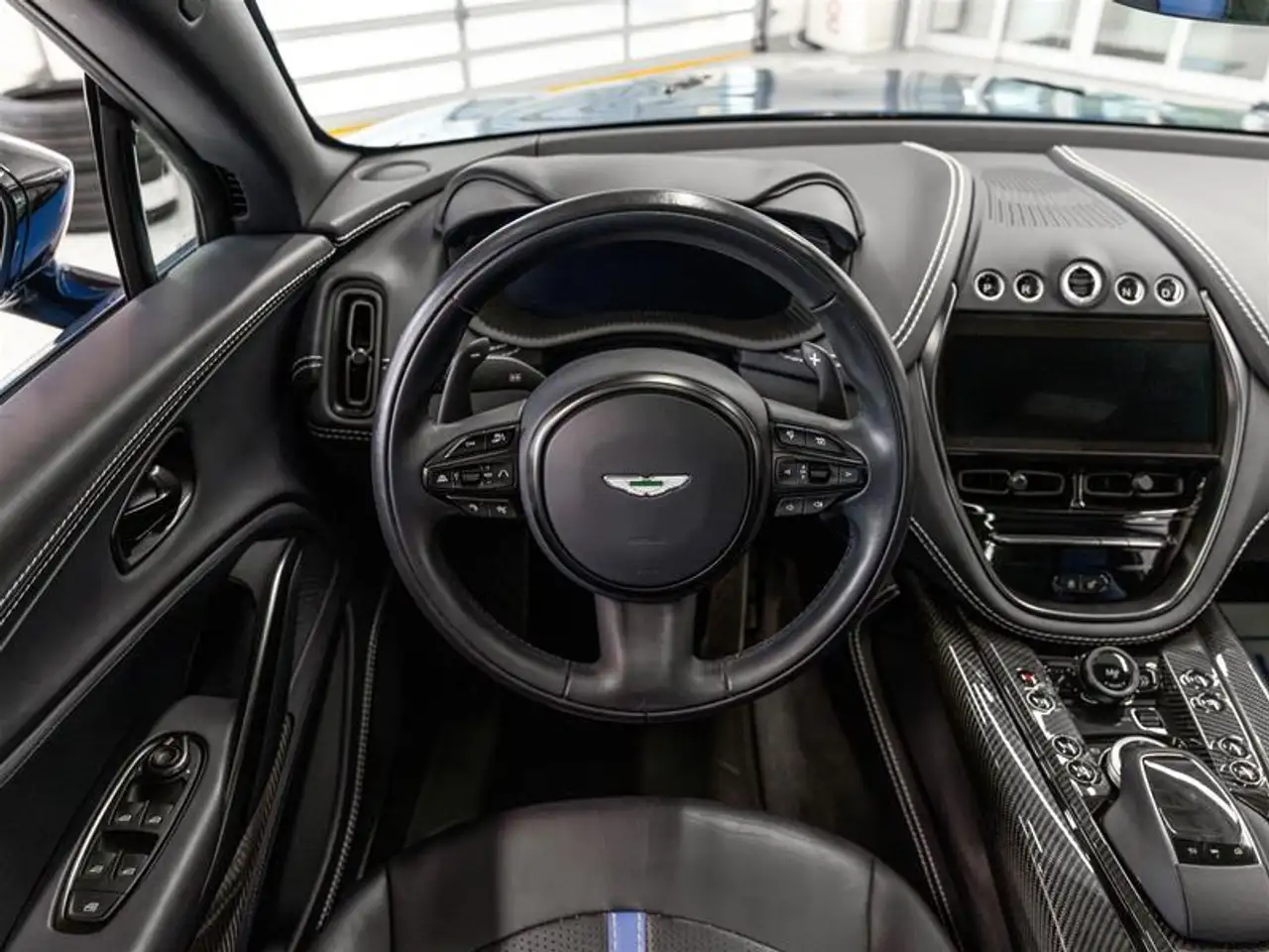 Aston Martin DBX photo Aston Martin DBX