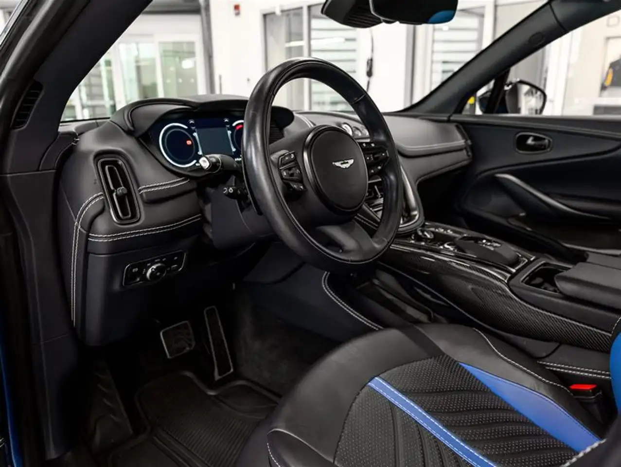 Aston Martin DBX photo Aston Martin DBX