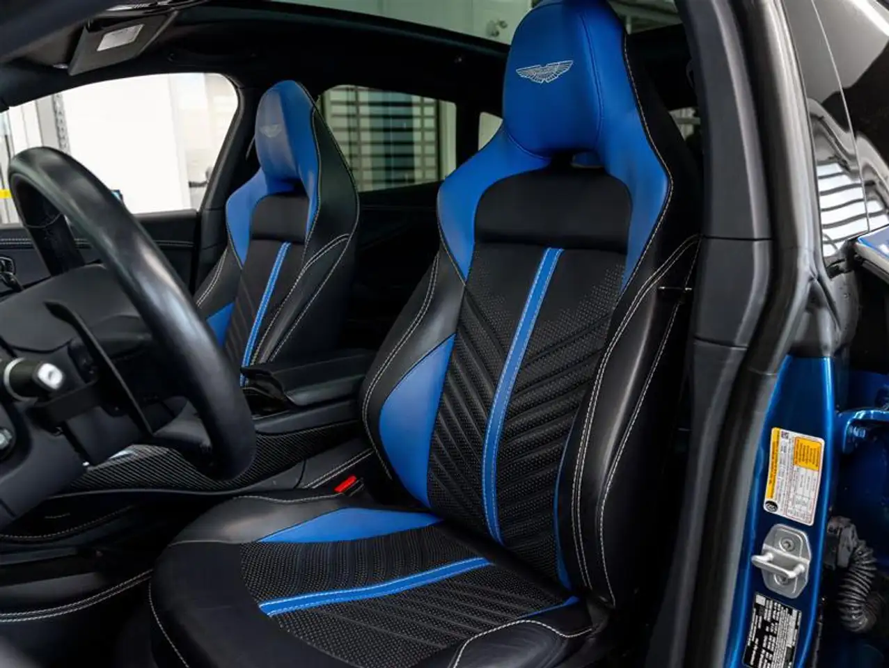 Aston Martin DBX photo Aston Martin DBX