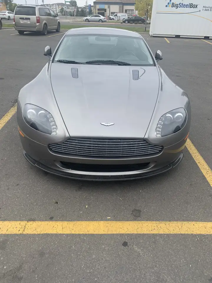 Aston Martin Vantage снимка Aston Martin Vantage