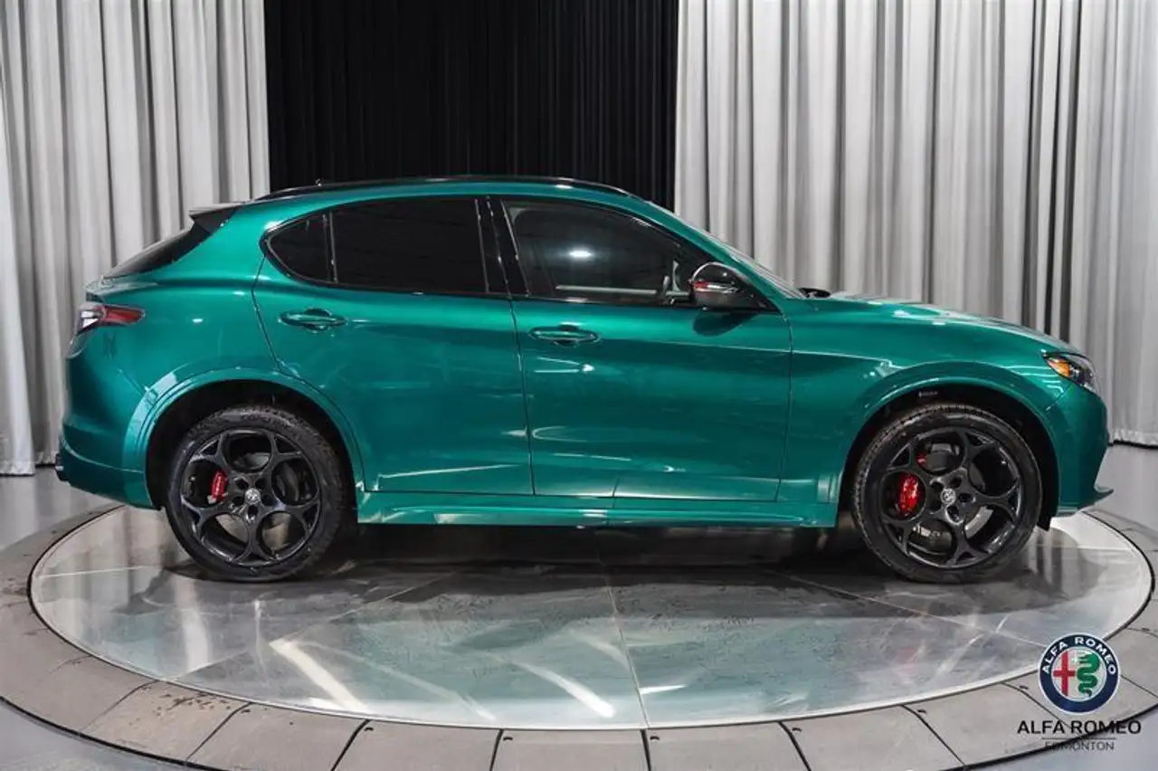 Alfa Romeo Stelvio photo Alfa Romeo Stelvio