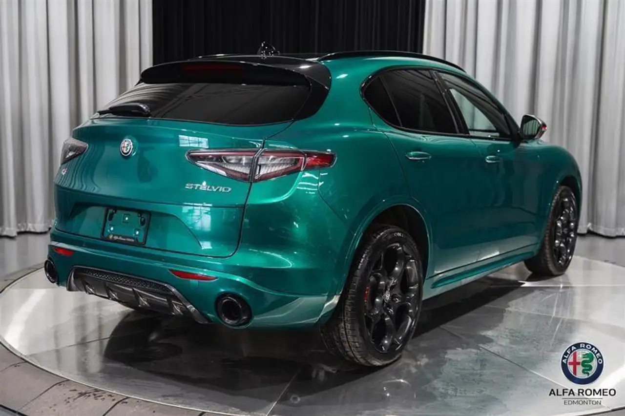 Alfa Romeo Stelvio photo Alfa Romeo Stelvio