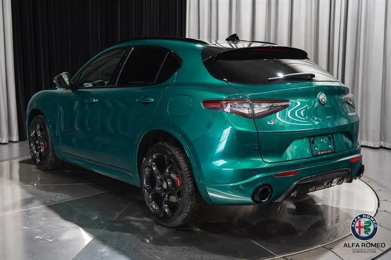 Alfa Romeo Stelvio photo Alfa Romeo Stelvio