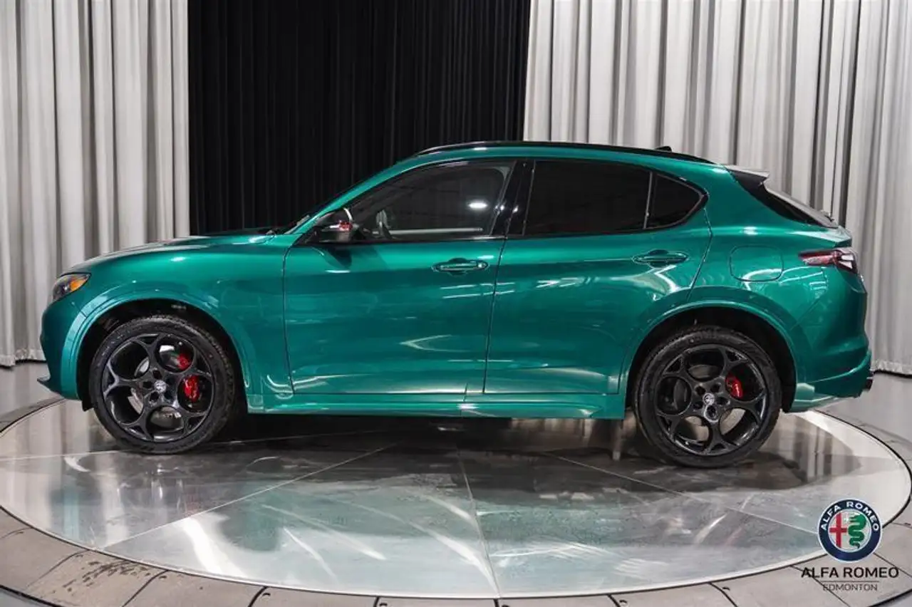 Alfa Romeo Stelvio photo Alfa Romeo Stelvio