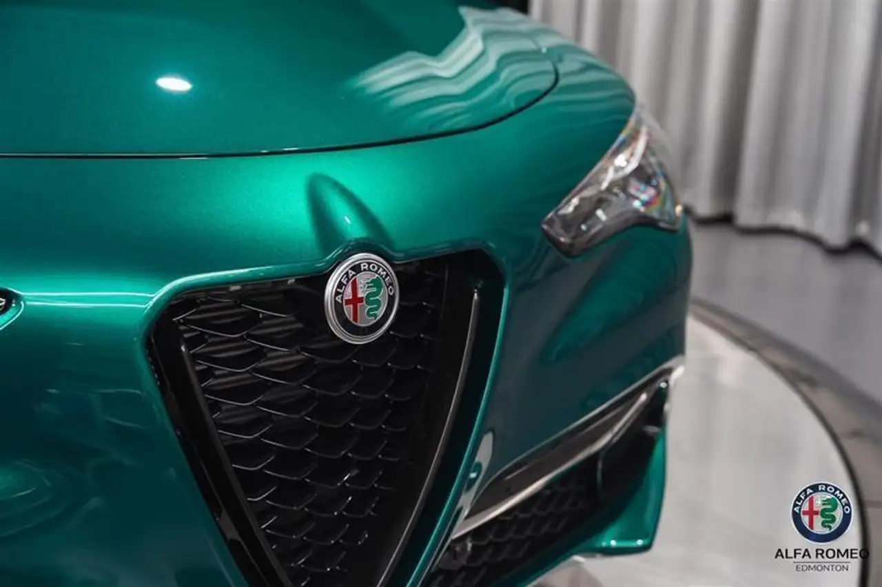 Alfa Romeo Stelvio photo Alfa Romeo Stelvio