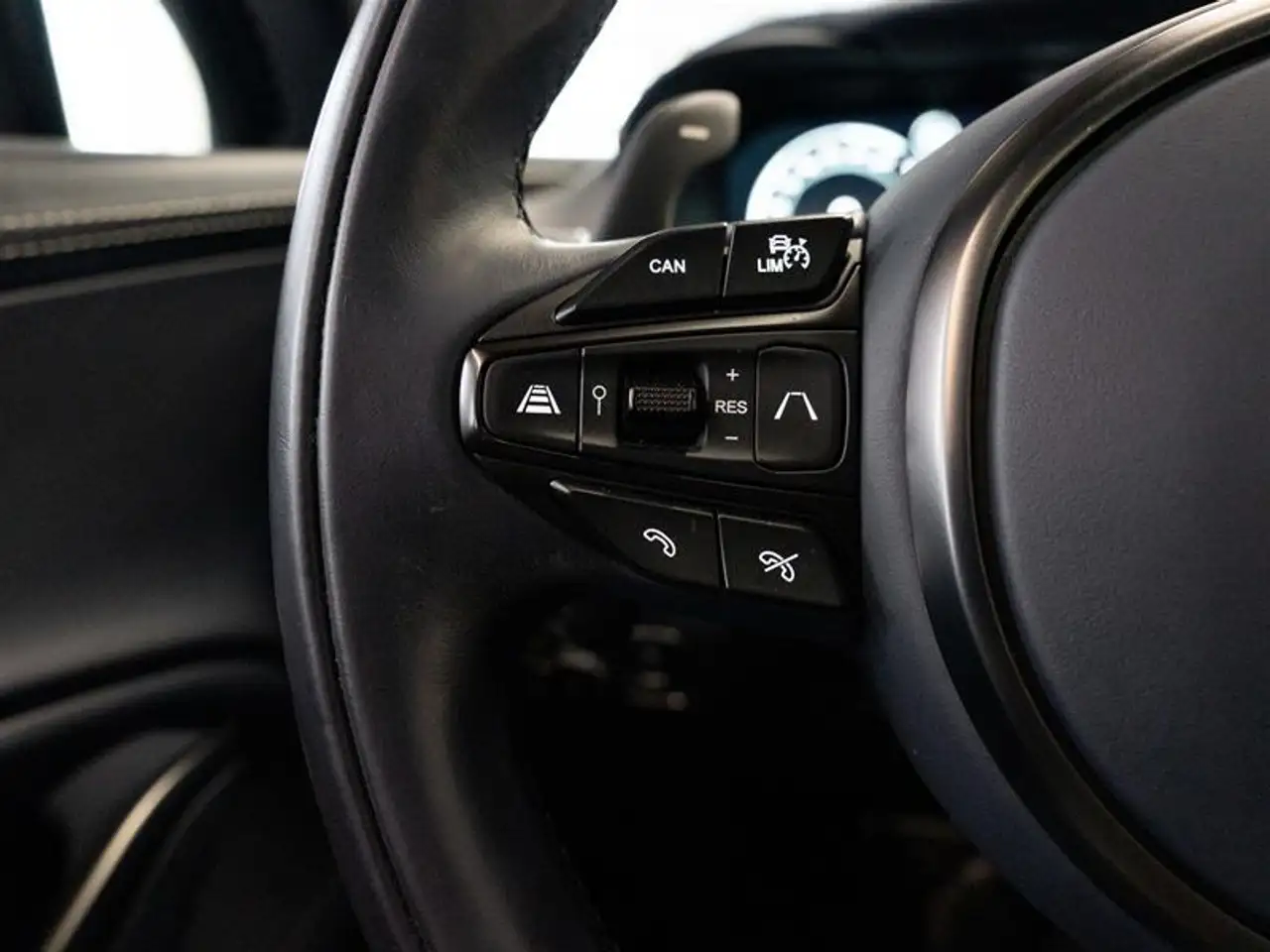 Aston Martin DBX photo Aston Martin DBX