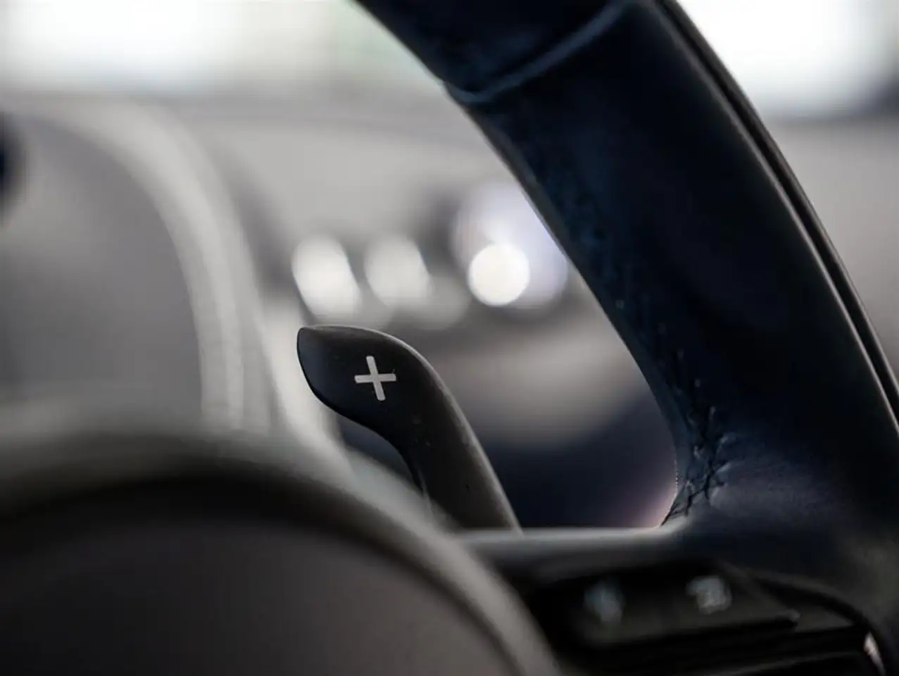 Aston Martin DBX photo Aston Martin DBX