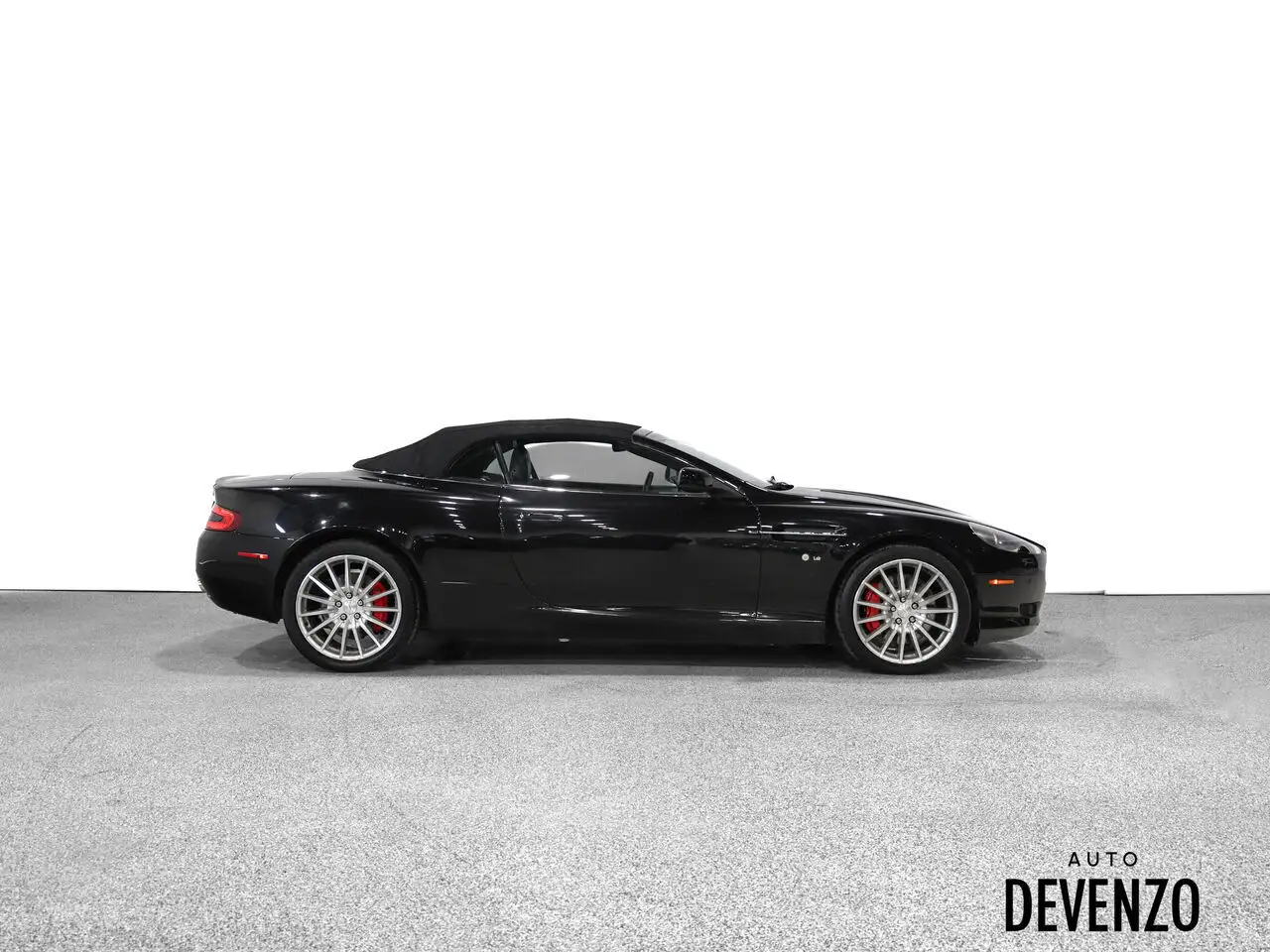 Aston Martin DB9 photo Aston Martin DB9