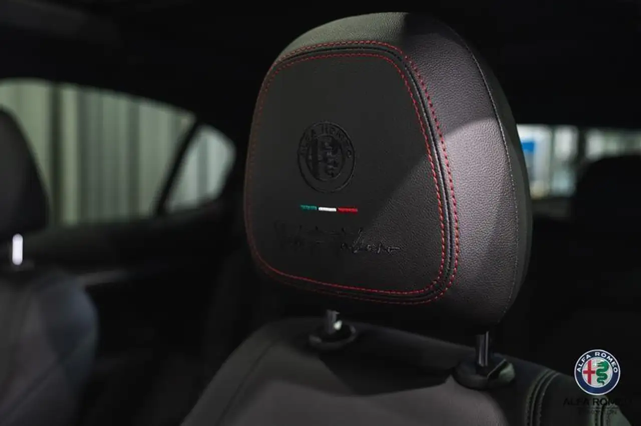 Alfa Romeo Stelvio photo Alfa Romeo Stelvio