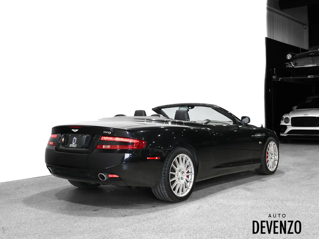 Aston Martin DB9 photo Aston Martin DB9