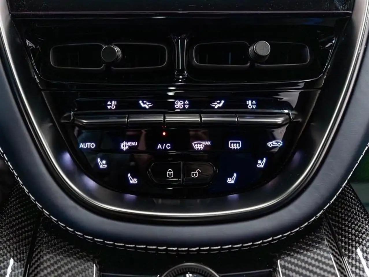 Aston Martin DBX photo Aston Martin DBX