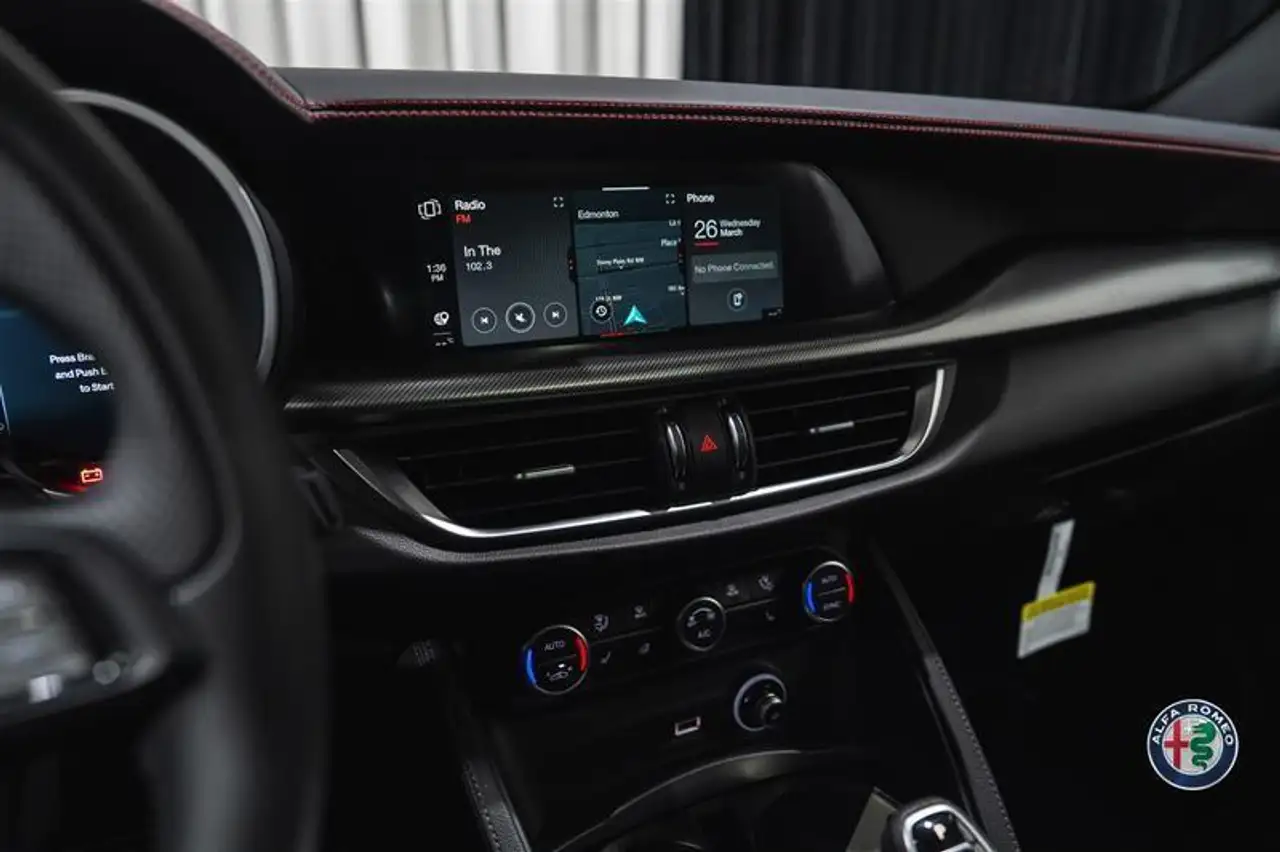 Alfa Romeo Stelvio photo Alfa Romeo Stelvio