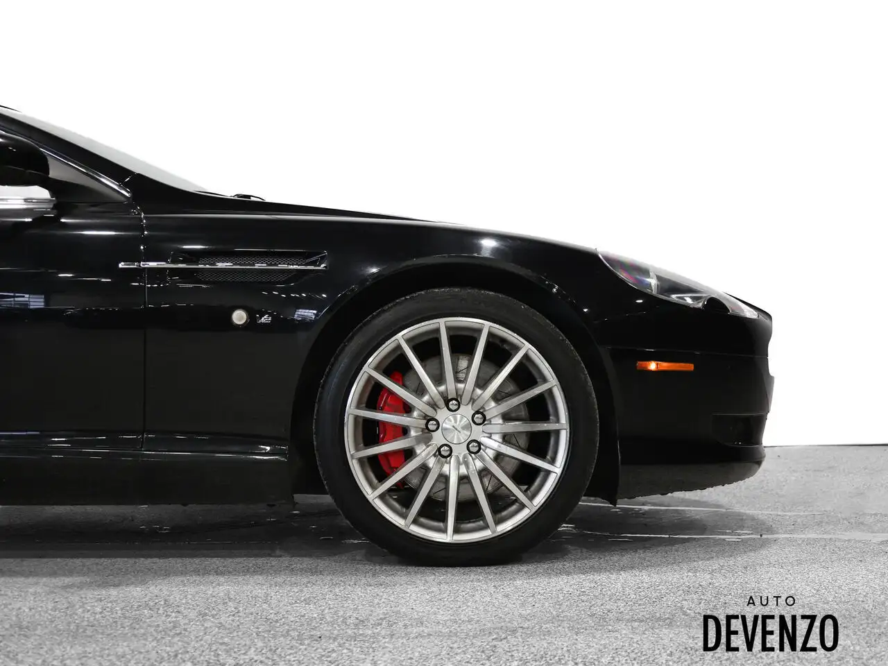 Aston Martin DB9 photo Aston Martin DB9