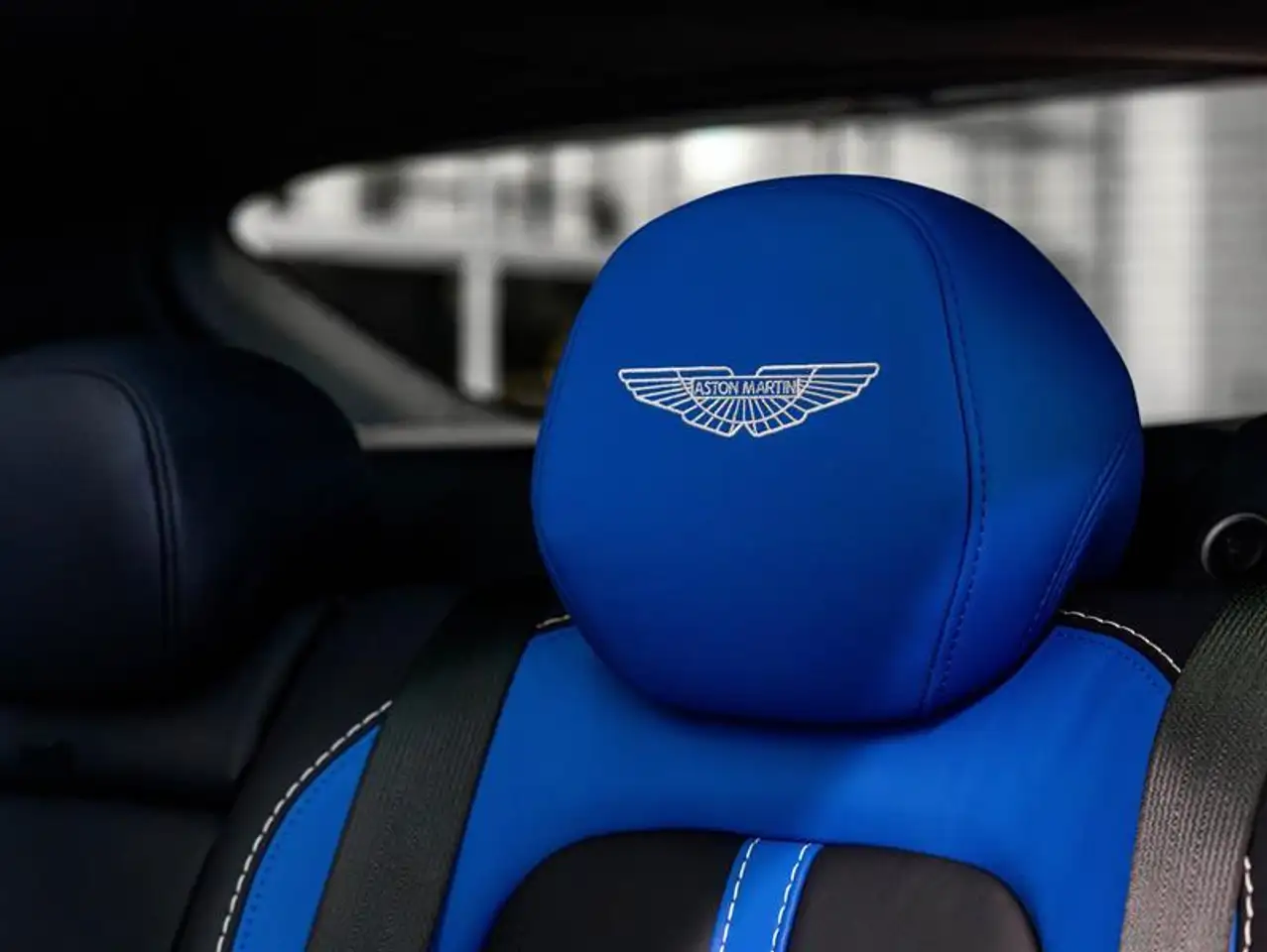 Aston Martin DBX photo Aston Martin DBX