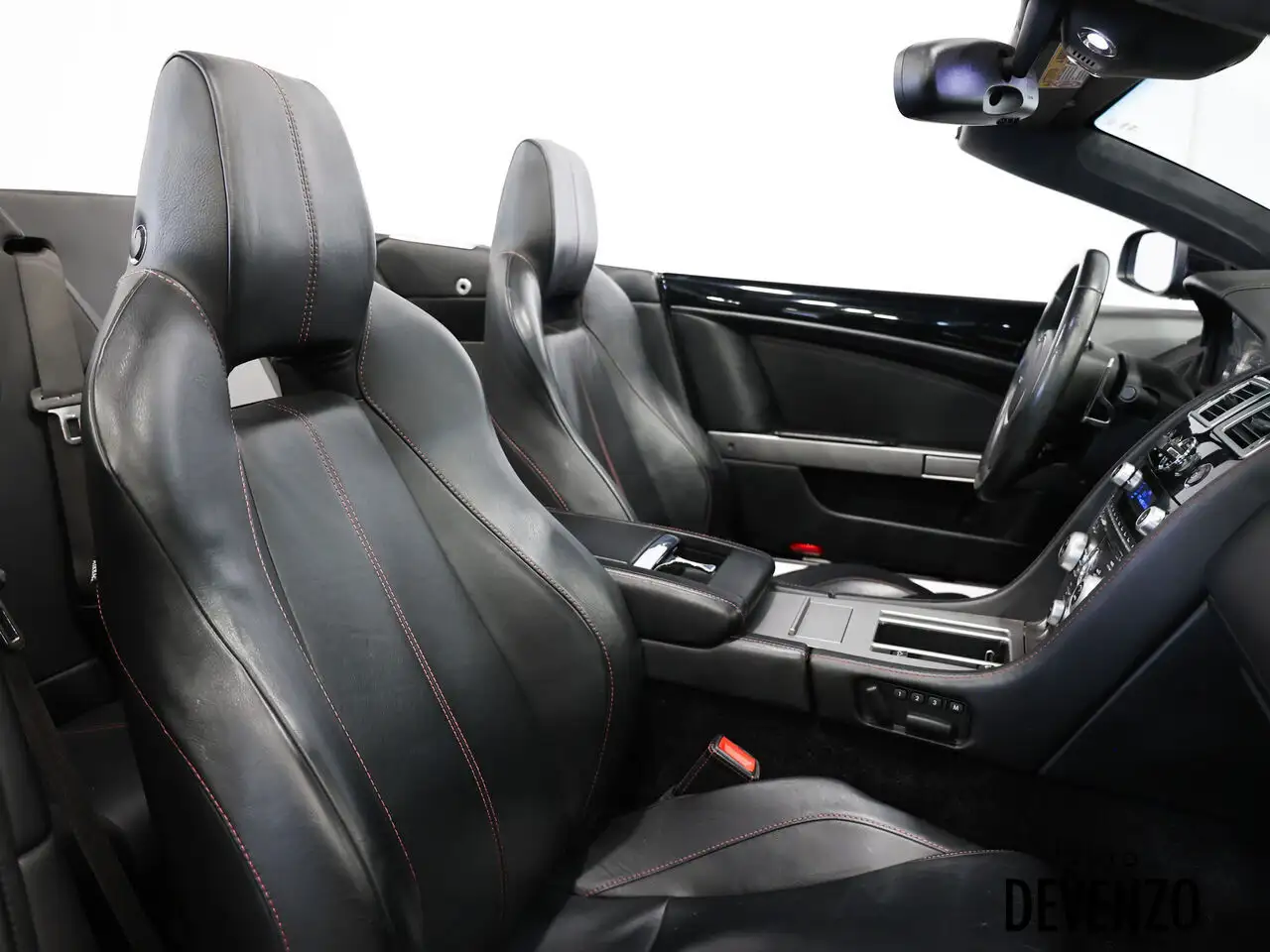 Aston Martin DB9 photo Aston Martin DB9