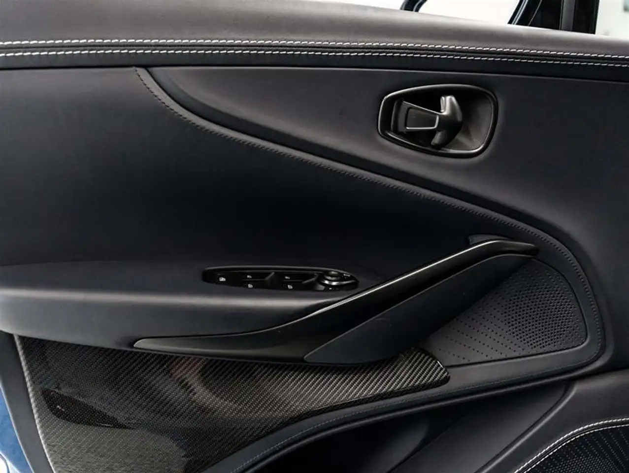 Aston Martin DBX photo Aston Martin DBX