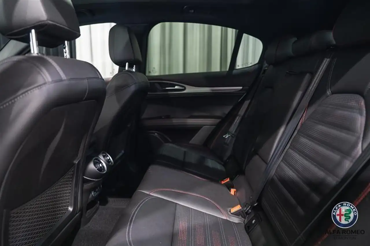 Alfa Romeo Stelvio photo Alfa Romeo Stelvio