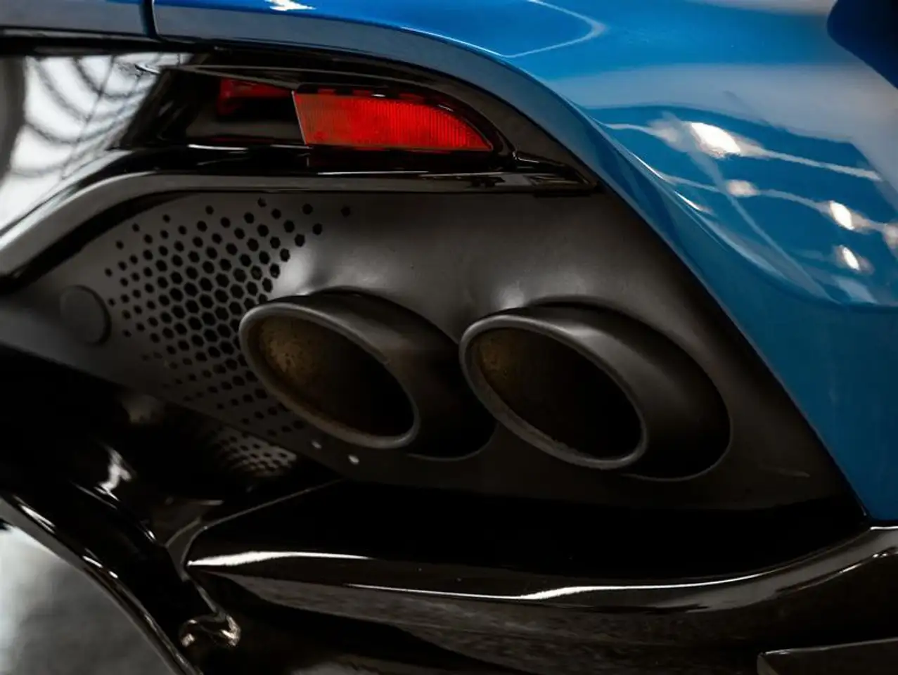 Aston Martin DBX photo Aston Martin DBX