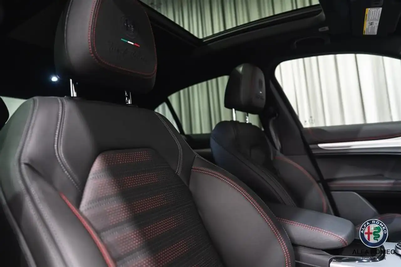 Alfa Romeo Stelvio photo Alfa Romeo Stelvio