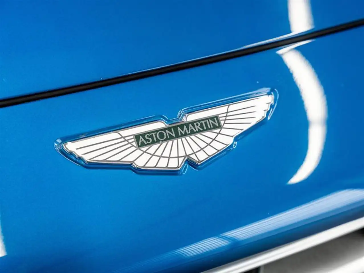 Aston Martin DBX photo Aston Martin DBX