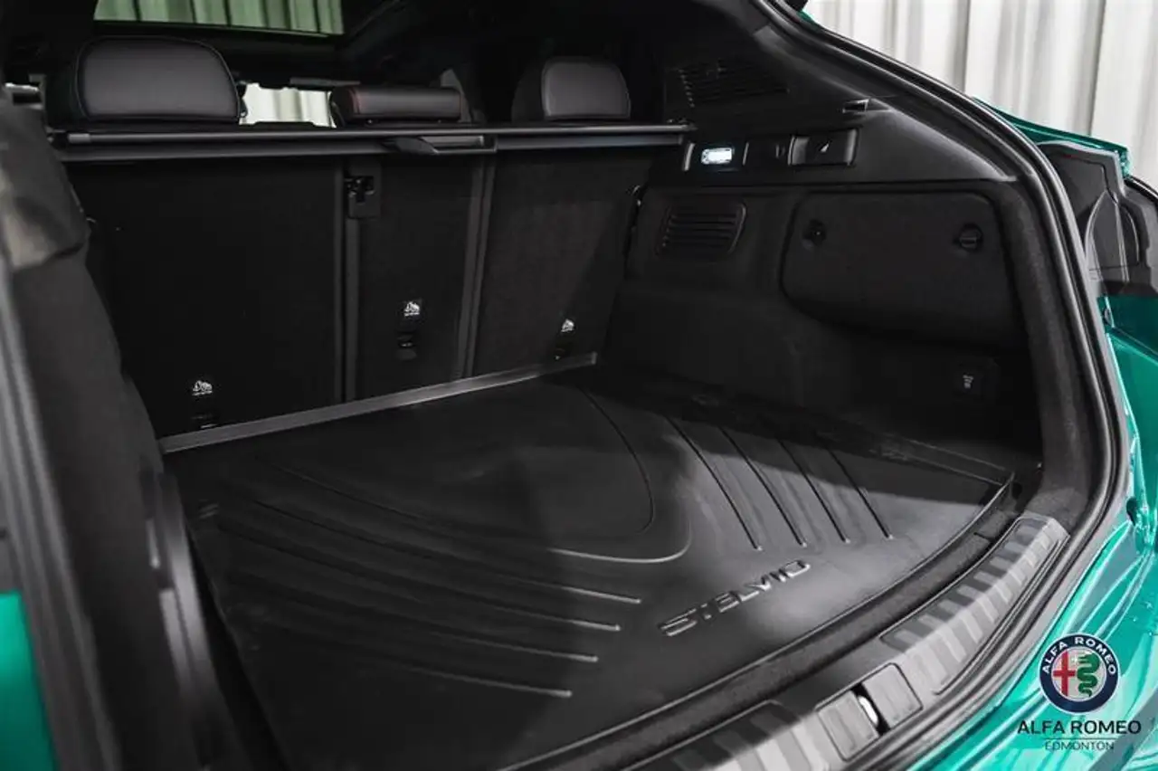Alfa Romeo Stelvio photo Alfa Romeo Stelvio