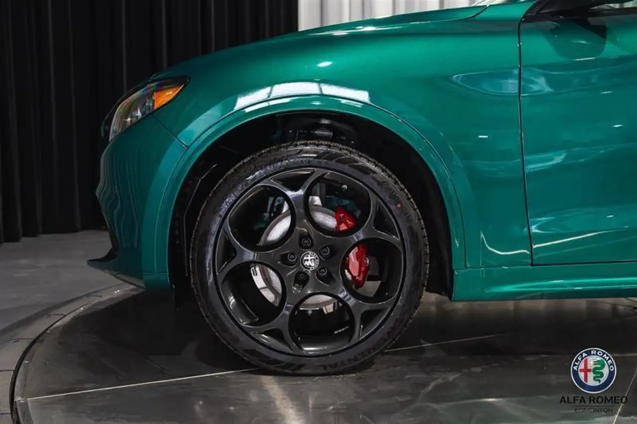 Alfa Romeo Stelvio photo Alfa Romeo Stelvio